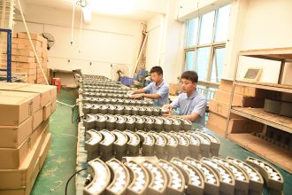 火狐体育最新官网入口首页:一种万向磁吸球头连接器